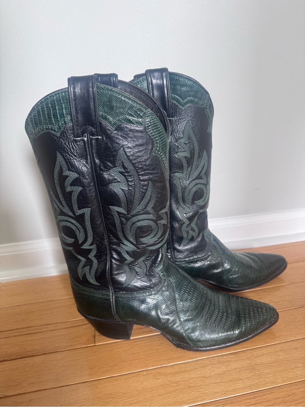 Justin Vintage Lizard Black & Green Cowboy Boots • men's 10 women's 9